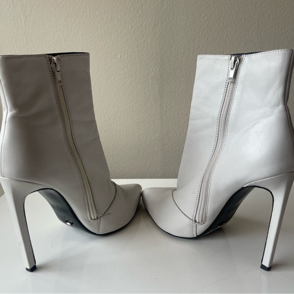 TONY BIANCO Freddie White Capretto Pointed Toe Leather Ankle Bootie Size 8 - Picture 10 of 13